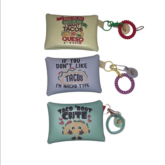 Handcrafted taco bag Wristlet, green hardware for keys - Picture 3 of 4